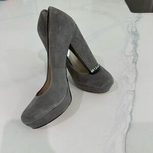 Elegant Gray Women's Pumps